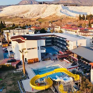  Hotel Anya